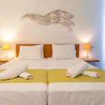 Iris Aparthotel 4*