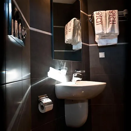 Iris Hotel apartamentowy 3*