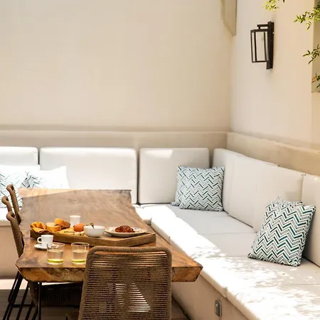 Iris Hotel apartamentowy 3*