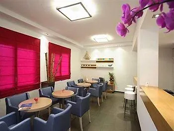 Iris Aparthotel Skiathos Town