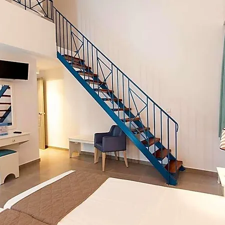 Iris 4* Skiathos stad