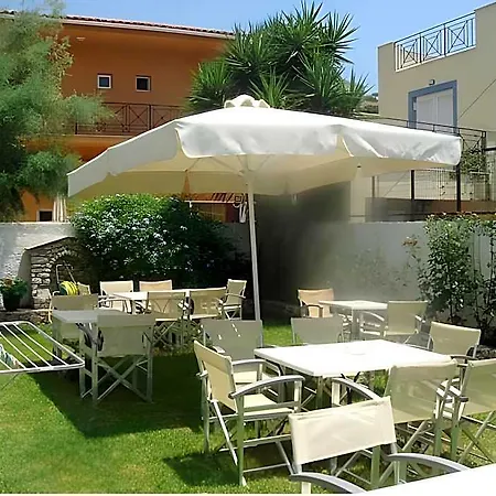 Iris Aparthotel Skiathos Town