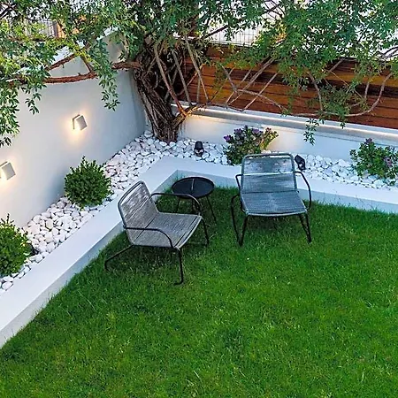 Iris Skiathos Town