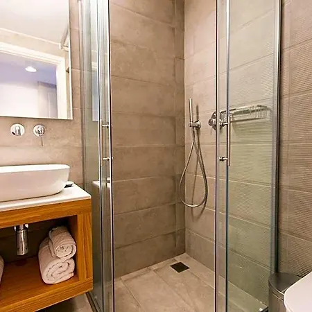 Iris 4* Skiathos Town