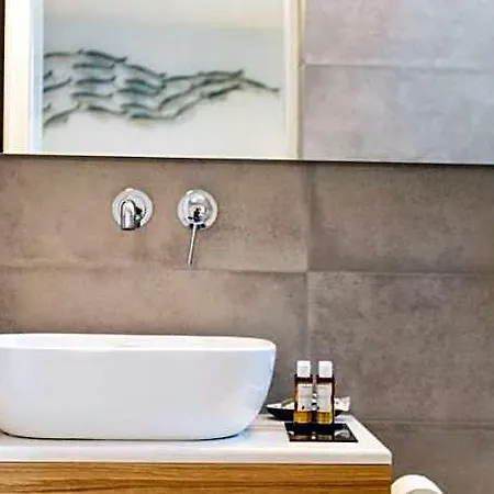 Iris Apart-hotel 4*